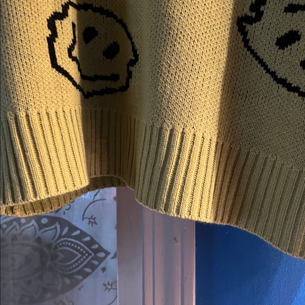 Smiley Sweater - Picture 2 of 2